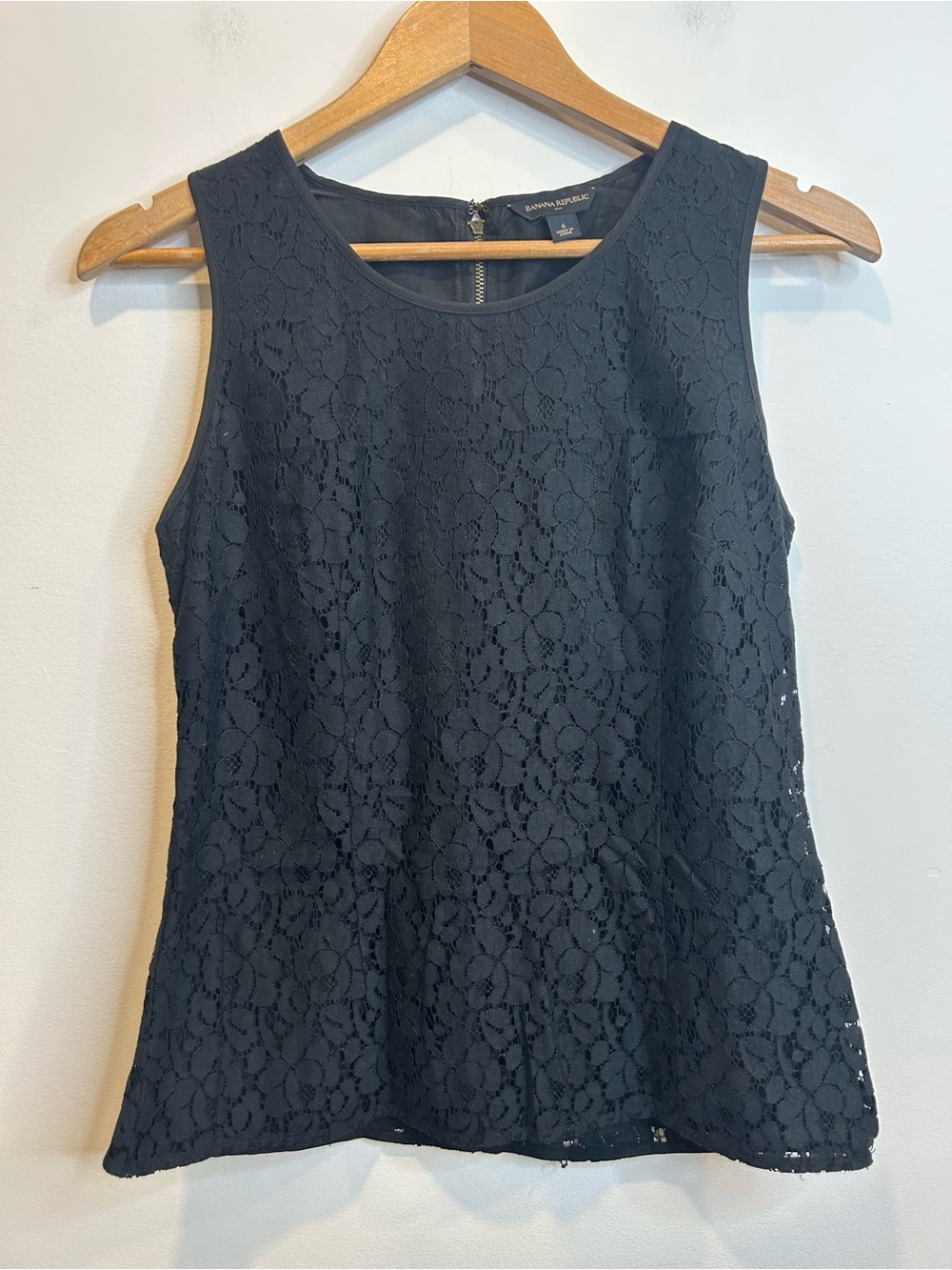 Banana Republic Sleeveless Lace Tank Top Black Back Zipper Detail